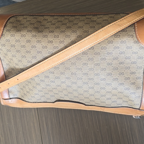 Gucci Gold and Tan Leather Vintage Bundle With Matching Eyeglass Case - Picture 14 of 17